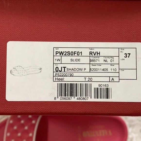 VALENTINO pink leather slides quilted vamp punctuated by iconic studs in white - Picture 11 of 11